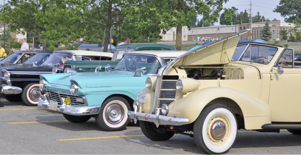 A row of vintage Automobiles displayed at the weekly Classic Car meet in Hamilton, Ontario.